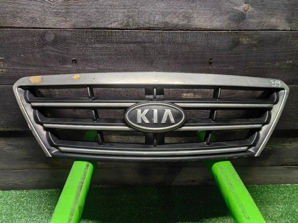 Решетка радиатора Kia Sorento