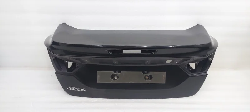 Крышка багажника Ford Focus 2013 CB8