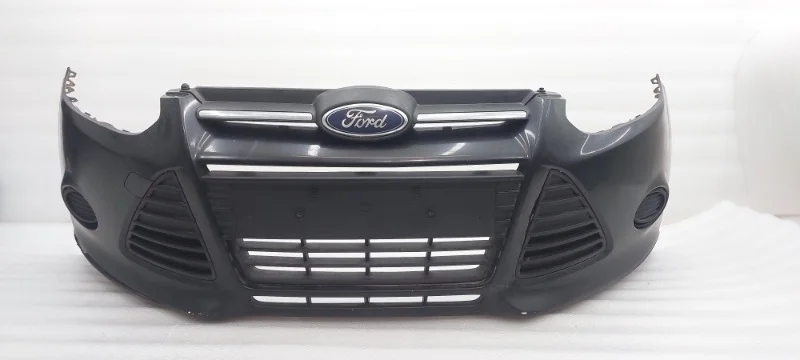 Бампер Ford Focus 2013 CB8