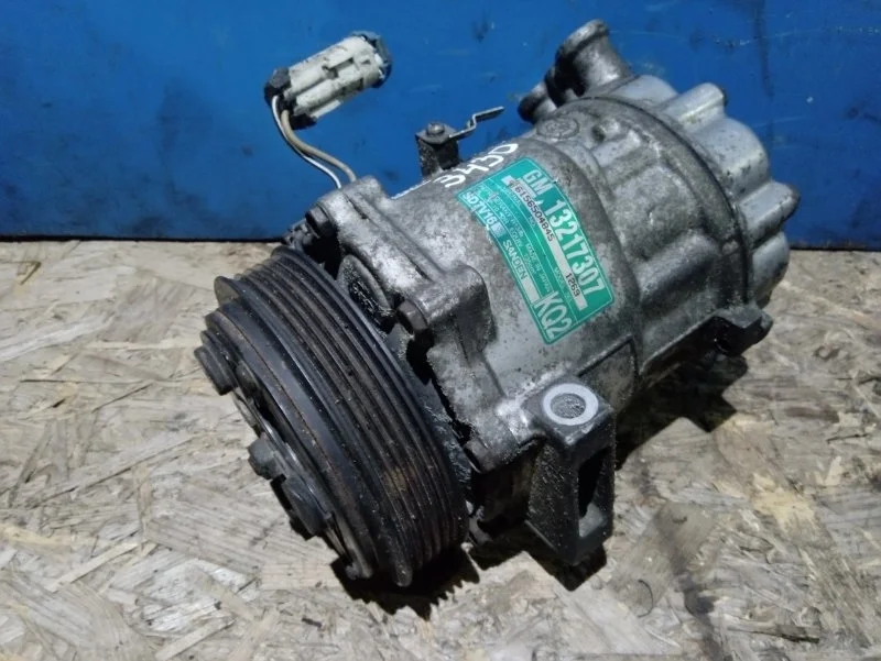 Компрессор кондиционера Opel Vectra C 2002-2008 13217307 1.8 Z18XER