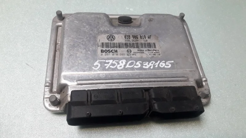 Блок управления двигателем, эбу Skoda Fabia 1 2000-2004 038906019AF 1.9 ATD