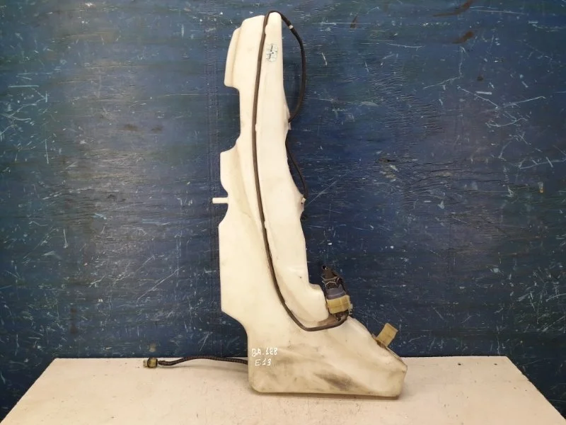 Бачок омывателя Nissan Navara D40 2005-2010 28910EB300 2.5 YD25