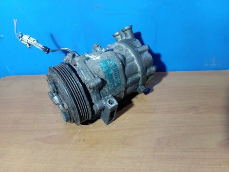 Компрессор кондиционера Opel Vectra C 2002-2008 13217307 1.8 Z18XER