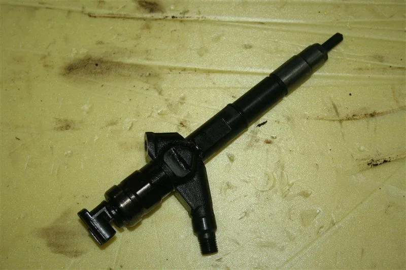 Форсунка Nissan Navara D40 2005-2010 16600EC00A 2.5 YD25