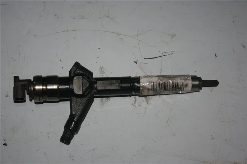 Форсунка Nissan Navara D40 2005-2010 16600EC00A 2.5 YD25
