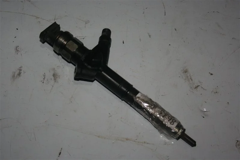 Форсунка Nissan Navara D40 2005-2010 16600EC00A 2.5 YD25