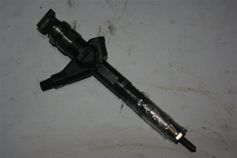 Форсунка Nissan Navara D40 2005-2010 16600EC00A 2.5 YD25