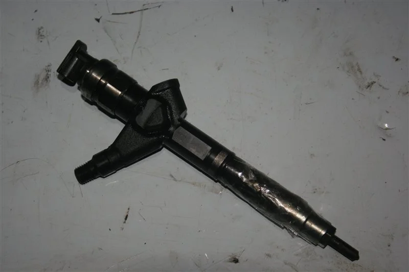 Форсунка Nissan Navara D40 2005-2010 16600EC00A 2.5 YD25