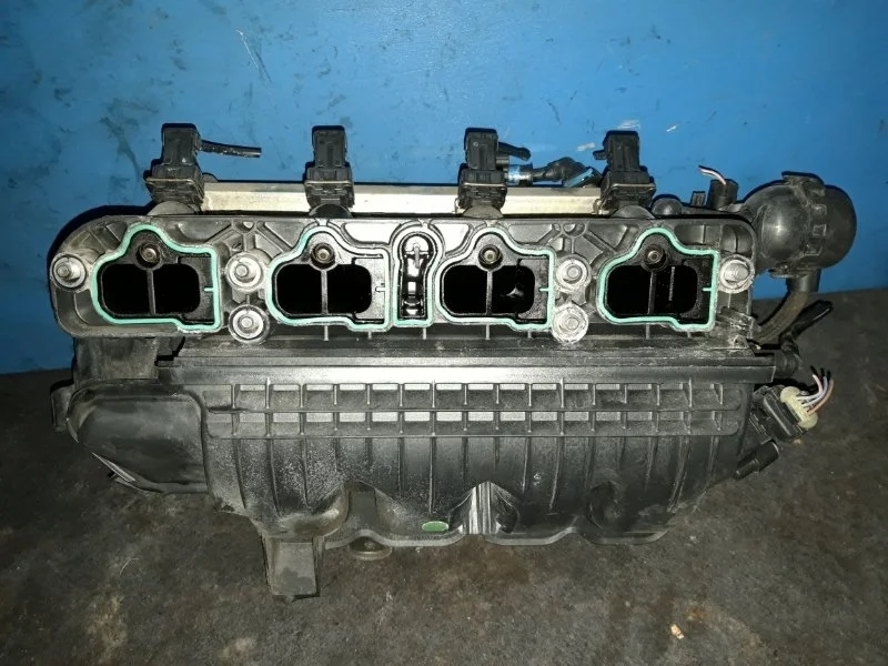 Коллектор впускной Opel Corsa D 2006-2014 55563664 1.4 A14XER