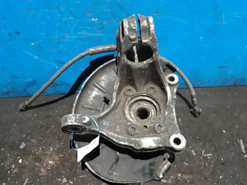 Поворотный кулак Volkswagen Passat B6 2005-2010 3C0407253F, передний левый