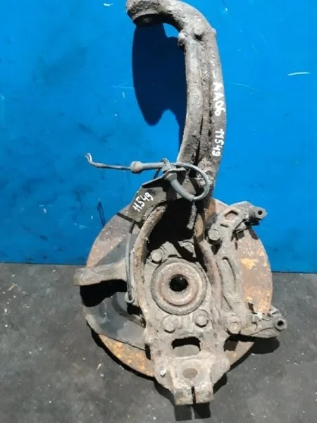 Поворотный кулак Nissan Navara D40 2005-2014 40014EB000, передний правый