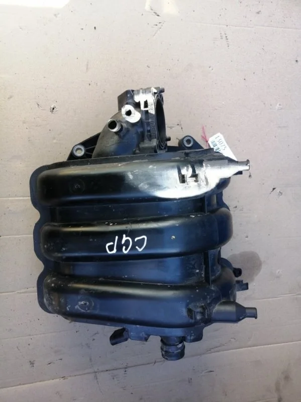 Коллектор впускной Skoda Fabia 2 2007-2015 03E129711D 1.2 CGP