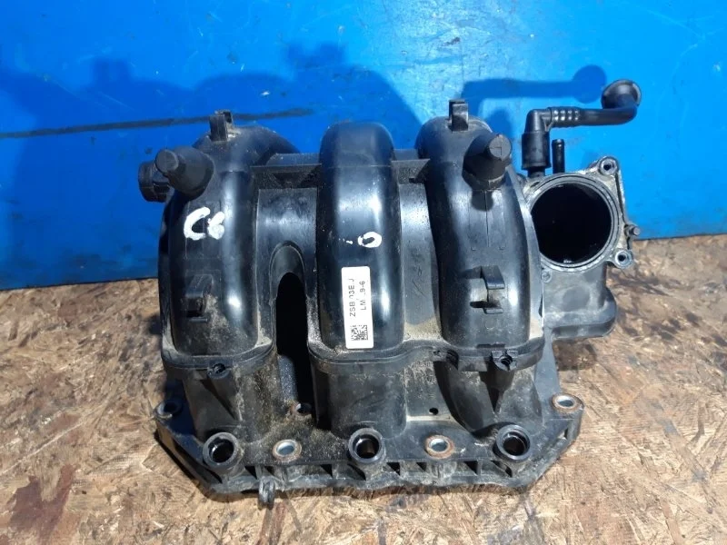 Коллектор впускной Skoda Fabia 2 2007-2015 03E129711F 1.2 CGP