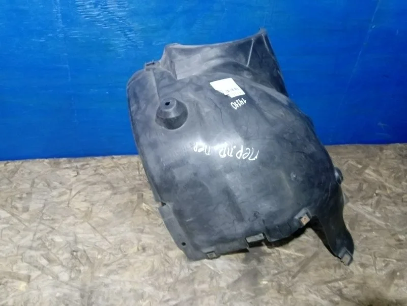 Подкрылок Mercedes C W203 2000-2006 A2038840622, передний правый
