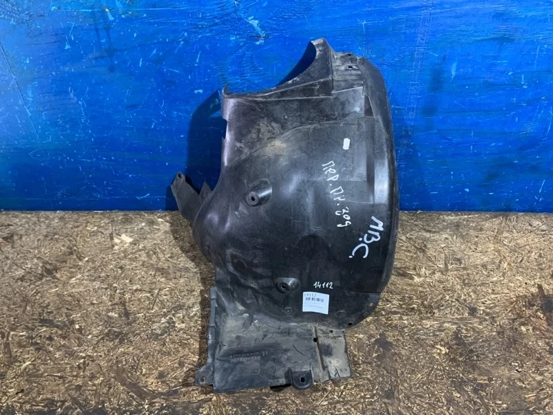 Подкрылок Mercedes C W203 2000-2006 A2038841222, передний правый