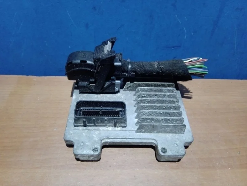 Блок управления двигателем, эбу Opel Corsa D 2010-2014 55577841 1.4 A14XER
