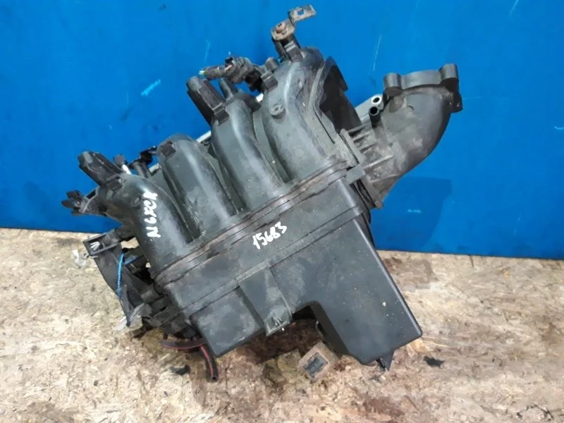 Коллектор впускной Opel Astra J 2009-2016 55561187 1.6 A16XER