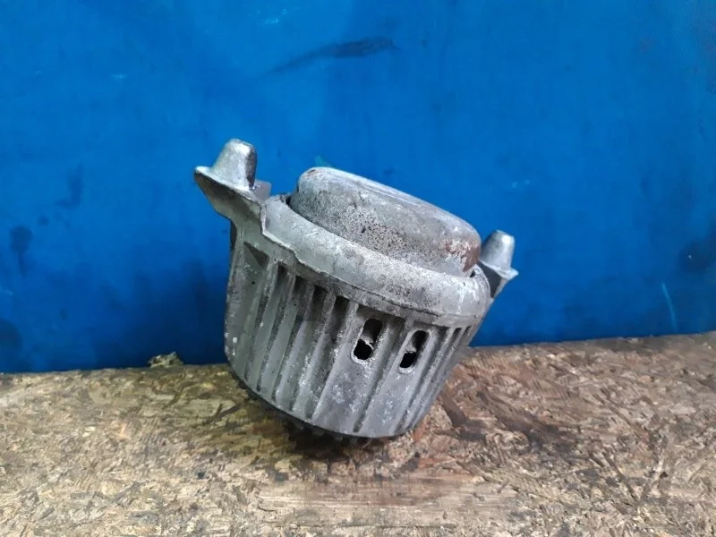 Подушка двигателя Mercedes C W204 2007-2014 A2122404217 2.2D 651911