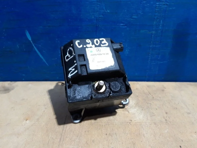 Автономный отопитель Mercedes C W203 2000-2006 A0001591504 2.2 OM646