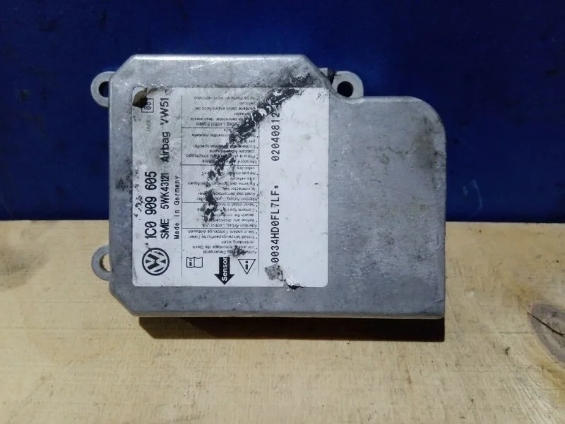 Блок управления AIR BAG Skoda Octavia A4 Tour 2001-2011 1C0909605