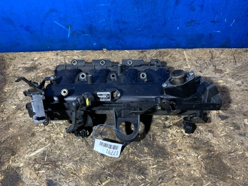 Коллектор впускной Opel Corsa D 2006-2014 55207034 1.3 Z13DTJ