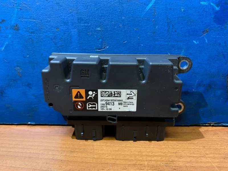 Блок управления AIR BAG Opel Astra J 2009-2016 13589413