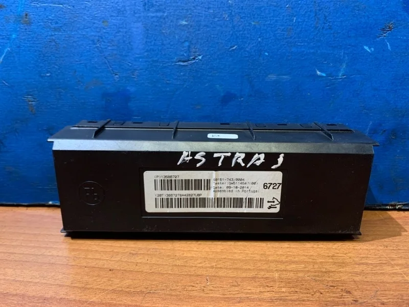 Блок управления климатом, печкой Opel Astra J 2009-2016 13586727