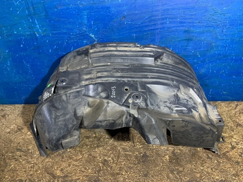 Подкрылок Nissan Navara D40 2005-2010 63841EB300, передний левый