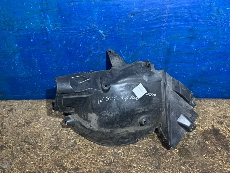 Подкрылок Mercedes C W204 2007-2014 A2046983930, передний левый