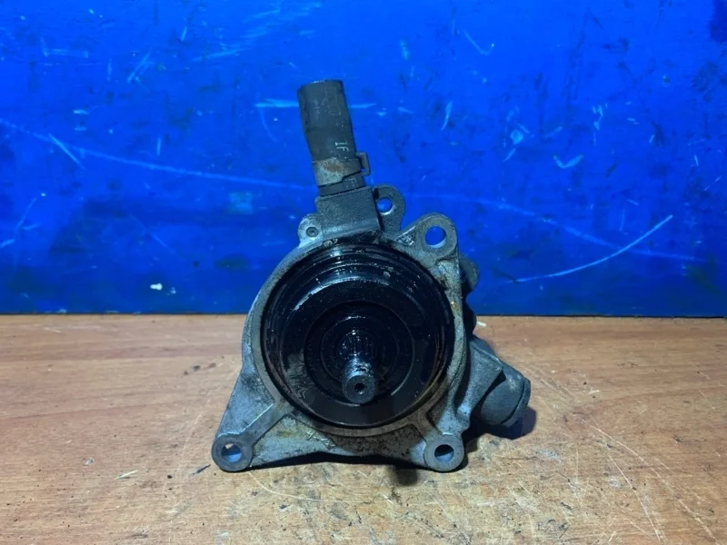 Вакуумный насос Nissan Navara D40 2005-2010 14650EB30A 2.5 YD25