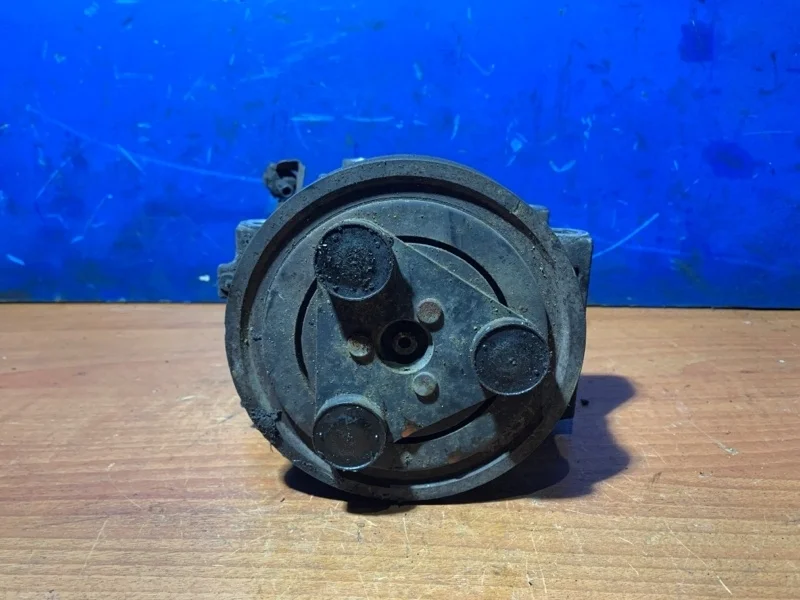 Компрессор кондиционера Nissan Navara D40 2005-2010 92600EB400 2.5 YD25