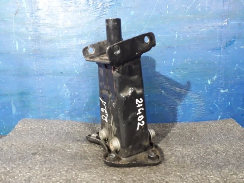 Кронштейн усилителя Mercedes S W221 2005-2013 A2216204634, передний правый
