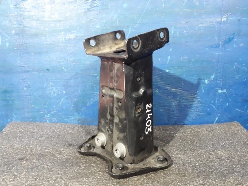 Кронштейн усилителя Mercedes S W221 2005-2013 A2216204534, передний левый