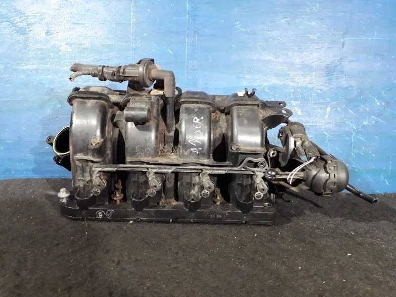 Коллектор впускной Opel Corsa D 2006-2014 55563664 1.4 A14XER