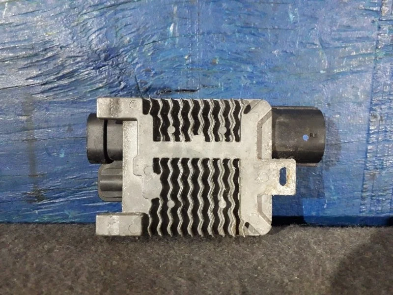 Блок управления вентилятором Ford Focus 3 2011-2019 940002906 1.0 M1DA