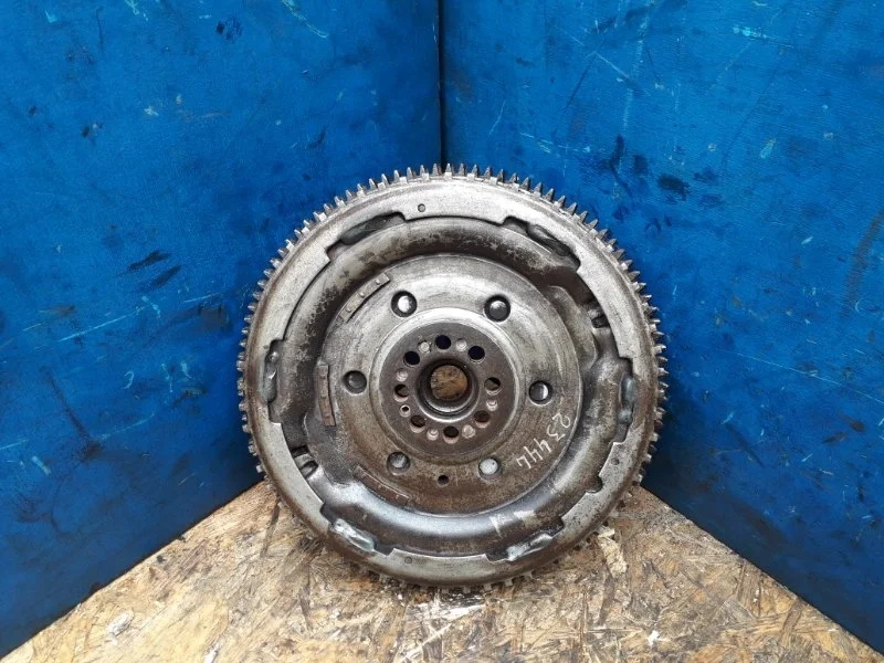 Маховик Nissan Navara D40 2005-2010 12310EB30A 2.5 YD25
