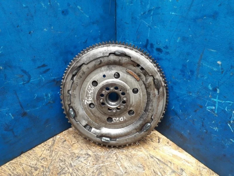 Маховик Nissan Navara D40 2005-2010 12310EB30A 2.5 YD25