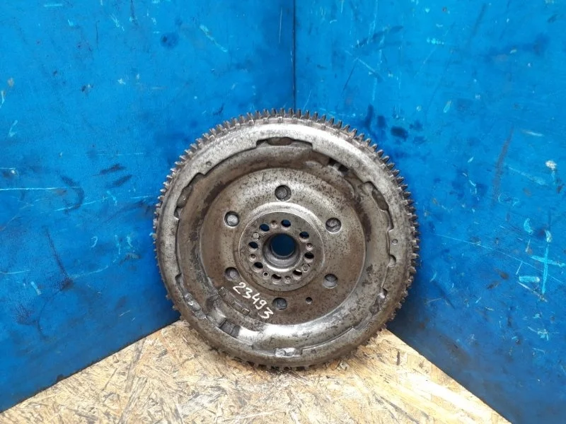 Маховик Nissan Navara D40 2005-2010 12310EB30A 2.5 YD25