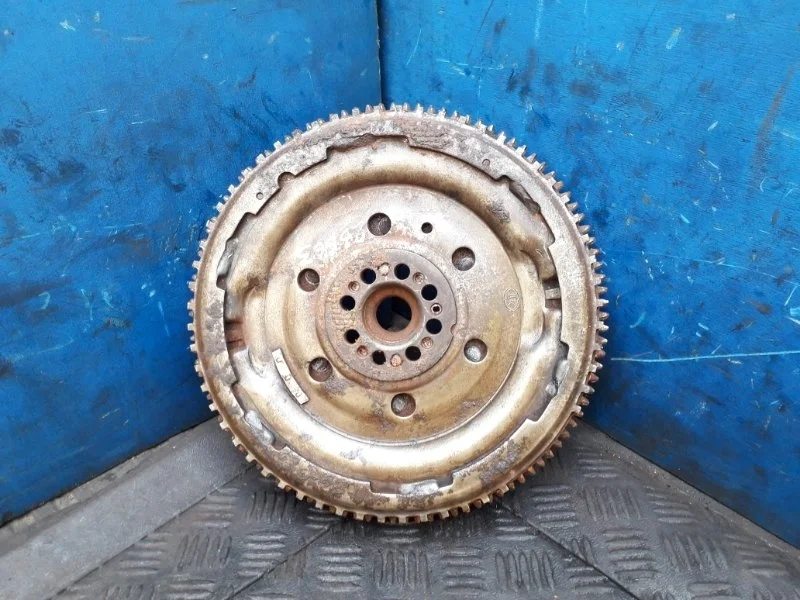 Маховик Nissan Navara D40 2005-2010 12310EB30A 2.5 YD25