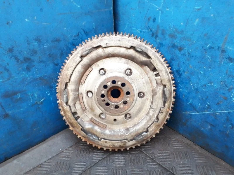 Маховик Nissan Navara D40 2005-2010 12310EB30A 2.5 YD25