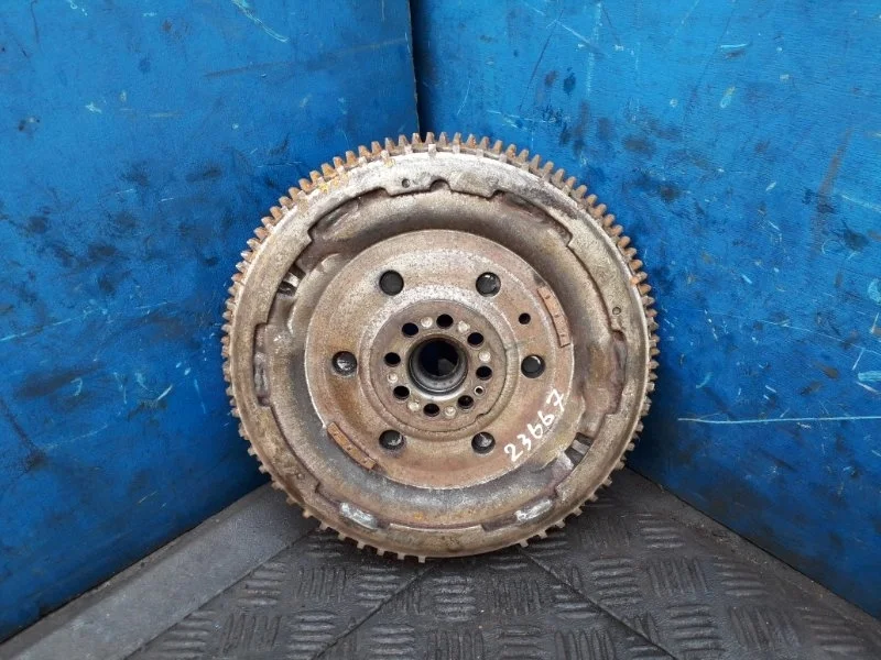Маховик Nissan Navara D40 2005-2010 12310EB30A 2.5 YD25