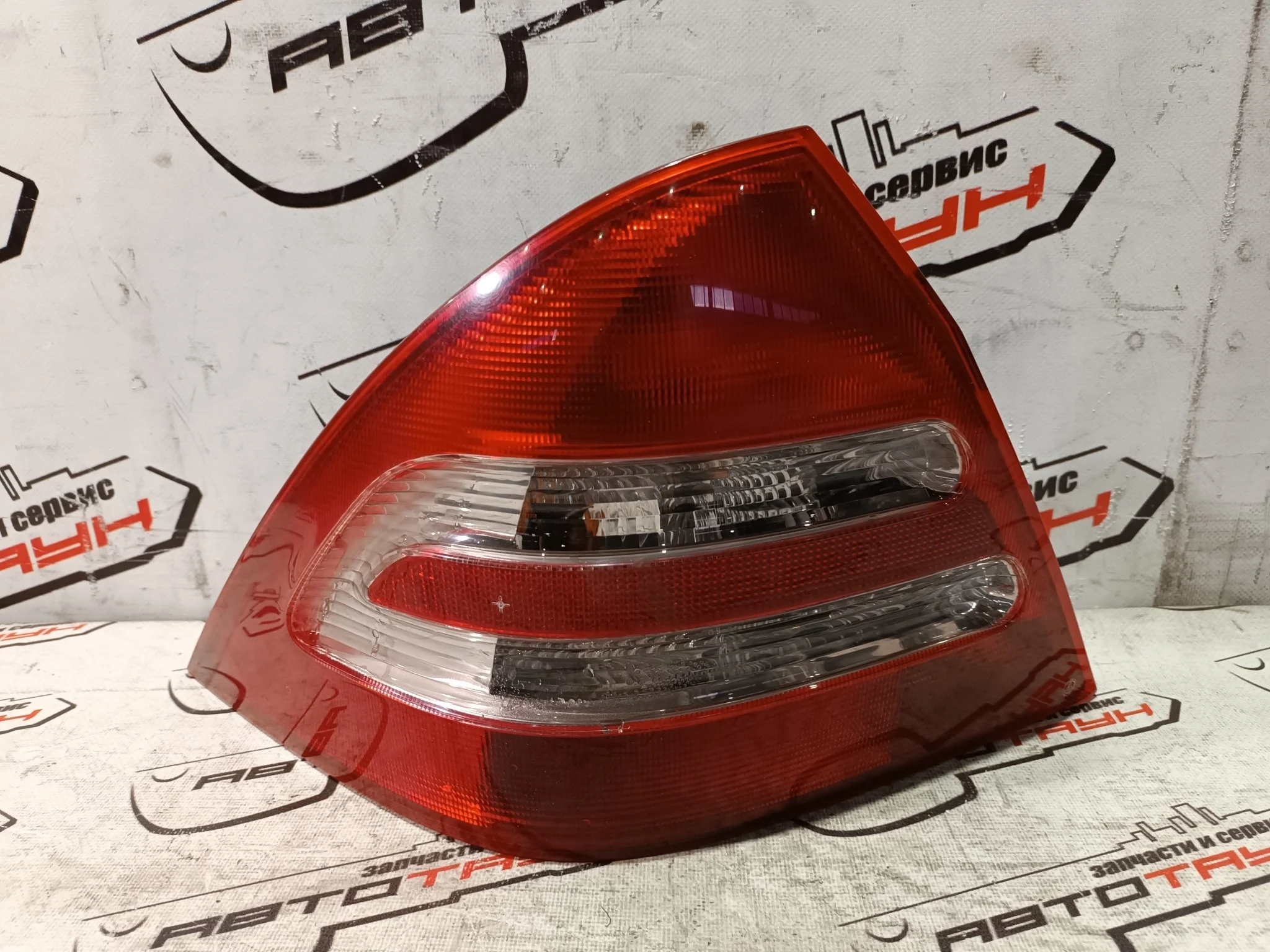 ФОНАРЬ MERCEDES-BENZ C-CLASS W203 3311 SEDAN 1 МОДЕЛЬ ЛЕВЫЙ A2038200164 RE437