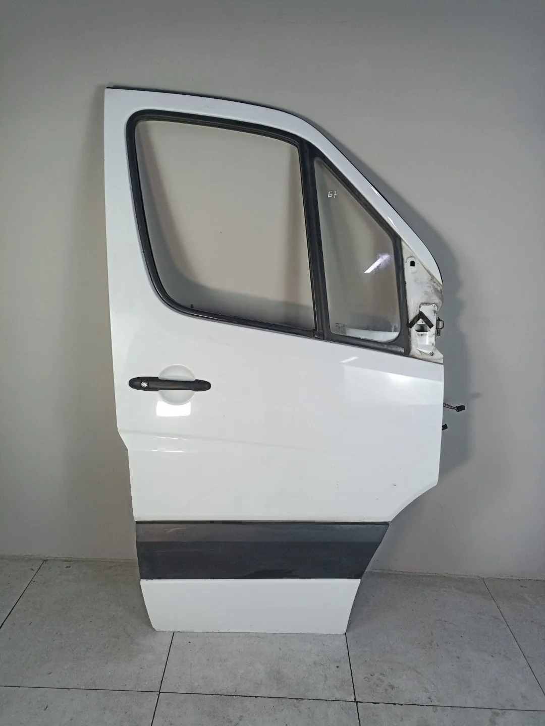 Дверь передняя правая Mercedes-Benz Sprinter W906