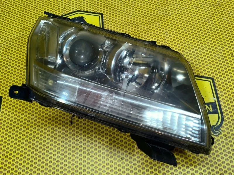 Фара правая Suzuki Grand Vitara TD54 J20A 2014