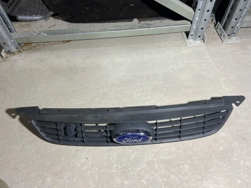 Решетка радиатора Ford Focus 2 (08-11) УНИВЕРСАЛ