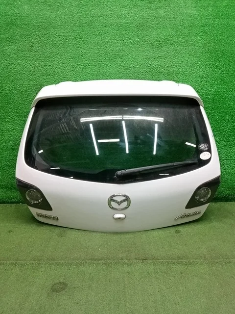 Крышка багажника (царапины) BKEP MAZDA MAZDA 3 BK 2003-2006, MAZDA 3 BK 2006-2009, AXELA BK 2003-2006, AXELA BK 2006-2009