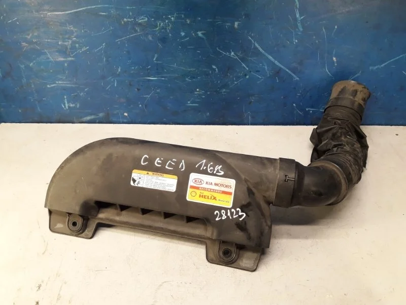 Воздухозаборник Kia Ceed 1 Ed 2007-2012 282121H000
