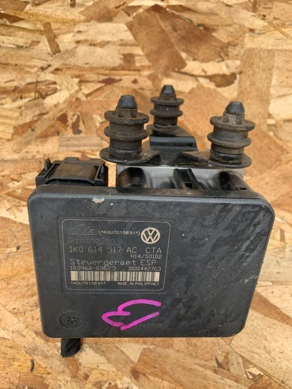 Блок abs Volkswagen Jetta 2005-2011