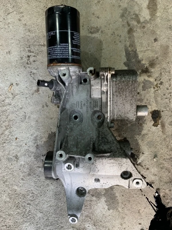 Кронштейн генератора и компрессора кондиционера Volkswagen Tiguan