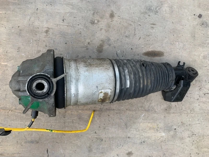 Пневмостойка Volkswagen Touareg 2002-2010